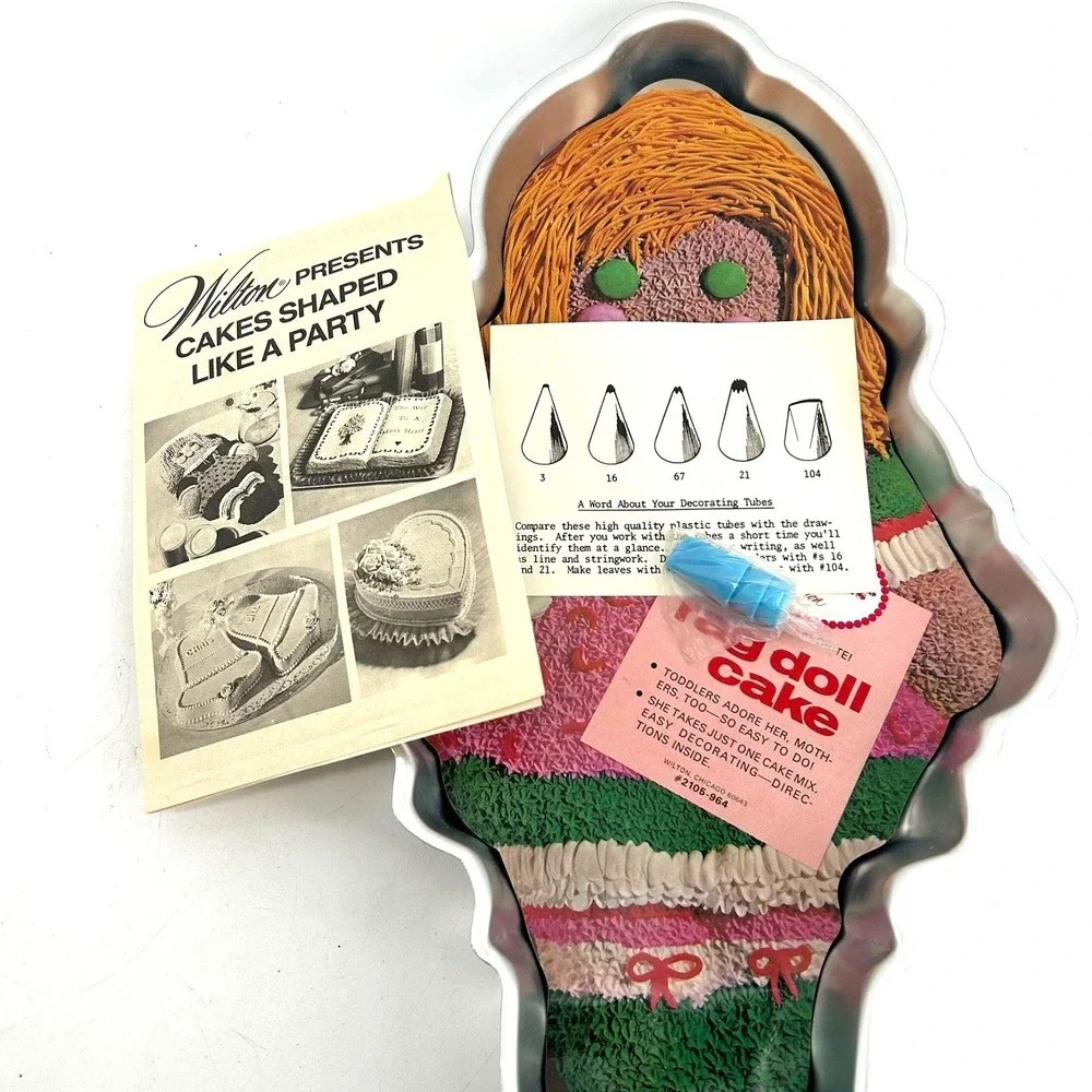 Vintage Wilton Story Book Doll Cake Decorating Set 1971 Rag Doll Pan Raggedy Ann